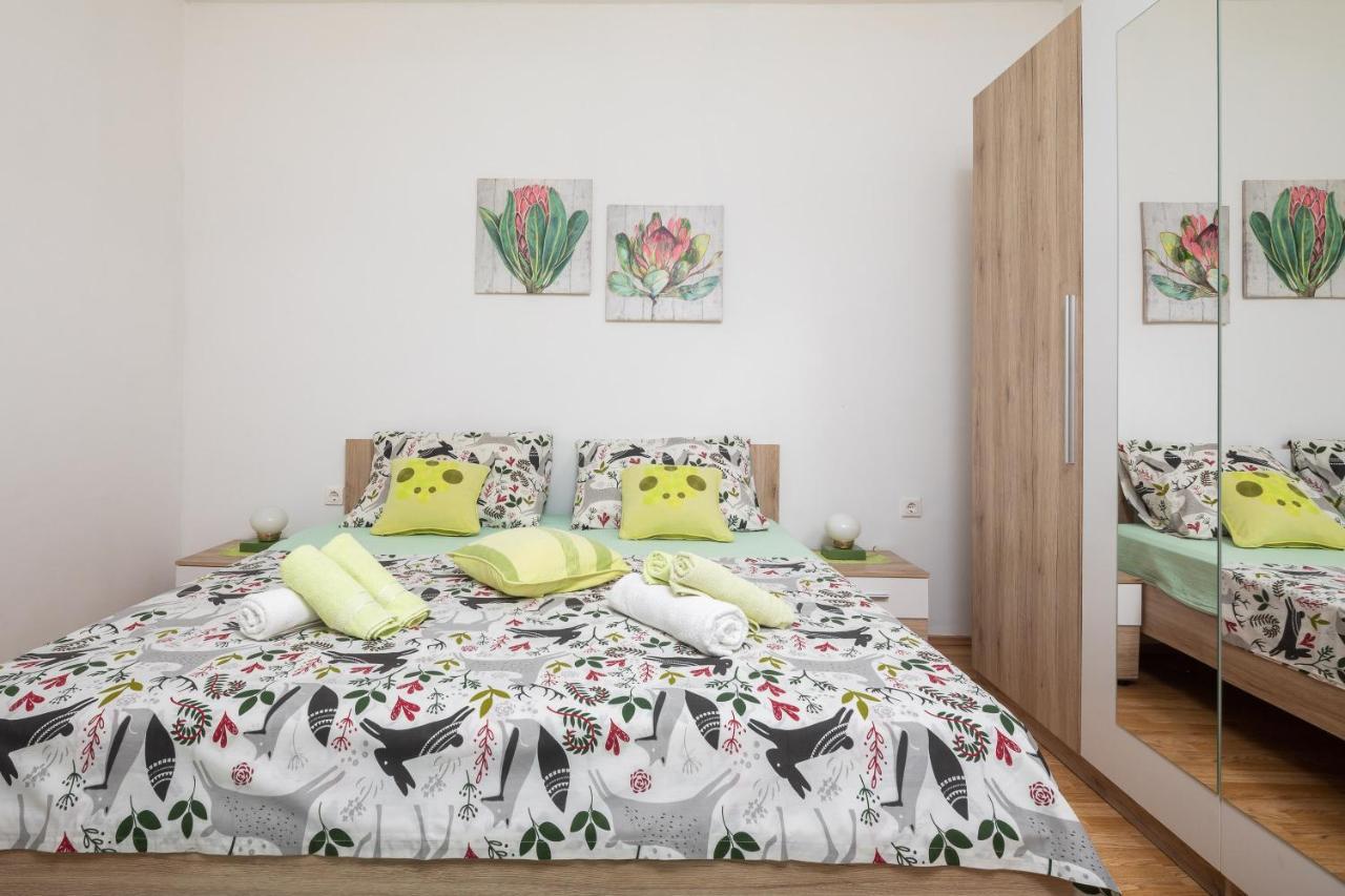 Sky Way Apartments Dugi Rat Ngoại thất bức ảnh