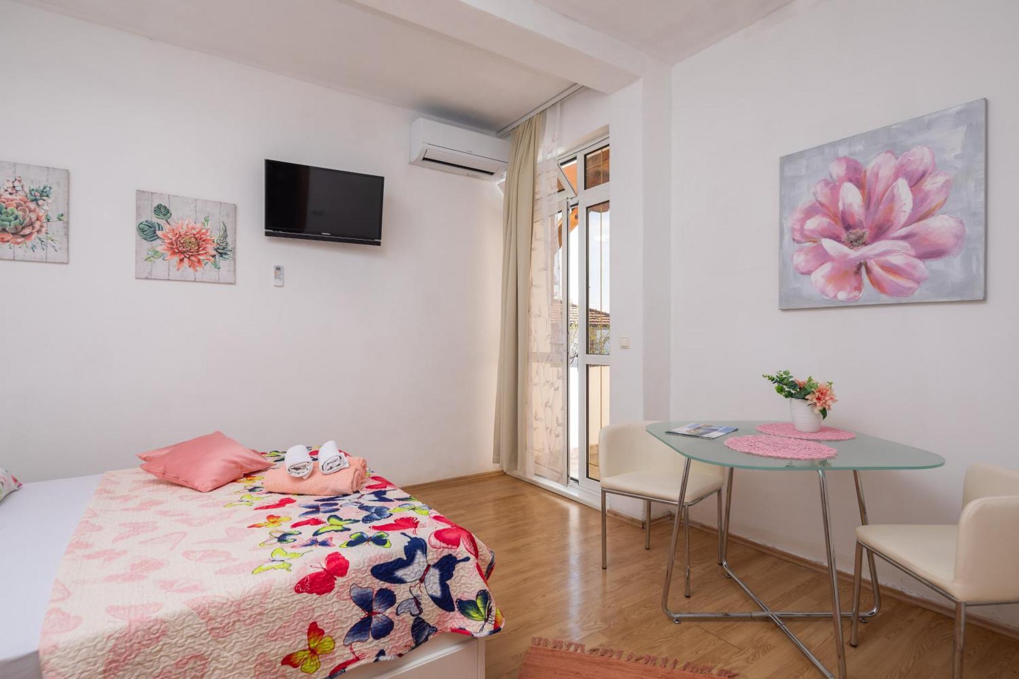 Sky Way Apartments Dugi Rat Ngoại thất bức ảnh