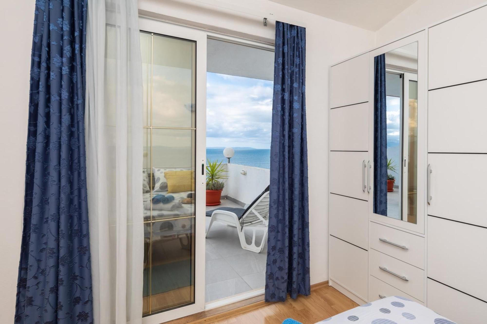 Sky Way Apartments Dugi Rat Ngoại thất bức ảnh